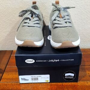 NIB Dr. Scholl's High Hopes Sage Green Women's Athletic Shoes Size 7 M